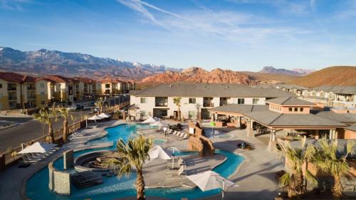 Hurricane Casa | Zion Village Resort 2102 Community Pool, Ping Pong table, and near Zion National Park