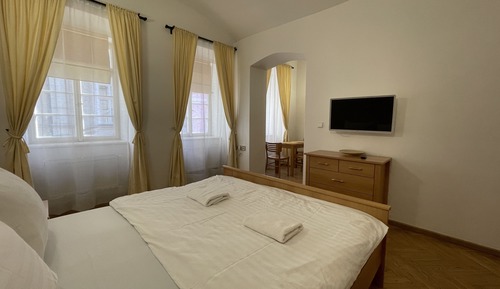 Apartamento económico, 1 cama de matrimonio grande, planta baja