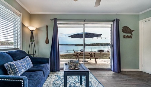 Estudio Deluxe, 2 camas dobles, acceso a la piscina, vistas al lago