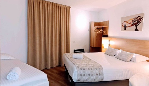 Habitación superior, varias camas, no fumadores