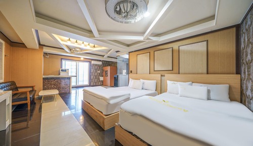 Room (Party Room B (cancellation not possib)