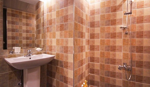 Room (Standard (NetflixWave availableTheme )