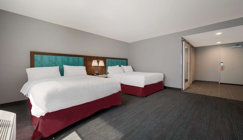 Habitación, 2 camas de matrimonio, accesible para personas con discapacidad, bañera