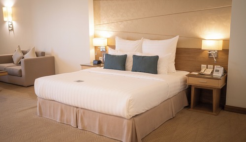 Habitación Business, 1 cama de matrimonio grande, vistas a la ciudad