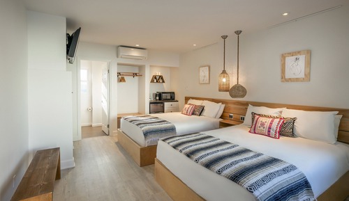 Habitación estándar, 2 camas de matrimonio, vistas a la piscina (Upstairs)