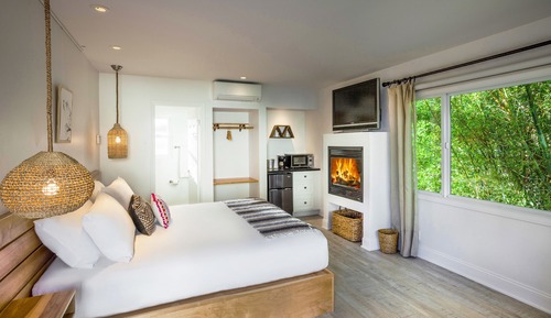 Habitación estándar, 1 cama de matrimonio grande, chimenea, vistas a la piscina (Upstairs)