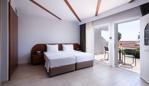 Habitación familiar, vistas al jardín