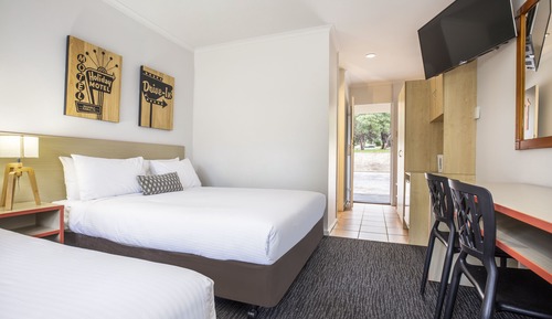 Estudio, 2 camas de matrimonio