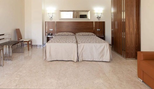 Habitación con 2 camas individuales