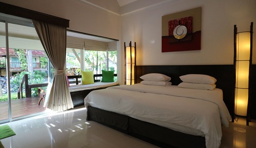 Suite with living room