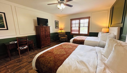 Habitación estándar, 2 camas de matrimonio, no fumadores, vistas a la montaña (09)