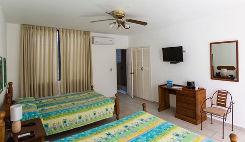 Habitación estándar, 2 camas de matrimonio, no fumadores, vistas al jardín