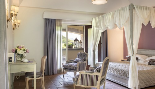 Suite romántica, 1 cama de matrimonio grande, vistas al viñedo, en edificio anexo
