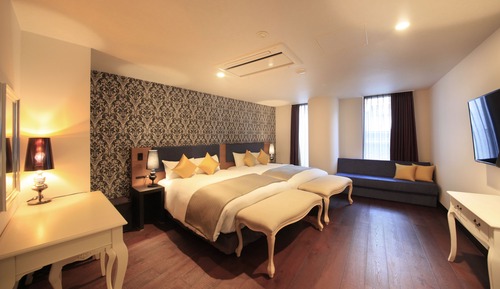 Habitación superior con 2 camas individuales, no fumadores (2 Double Bed, Extra Bed for 5th Adult)