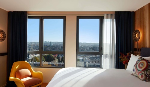 Habitación (Paris rooftops view)