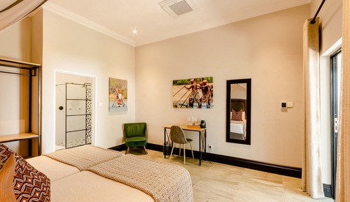 Habitación superior con 1 cama doble o 2 individuales