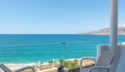 Superior Triple, Sea View