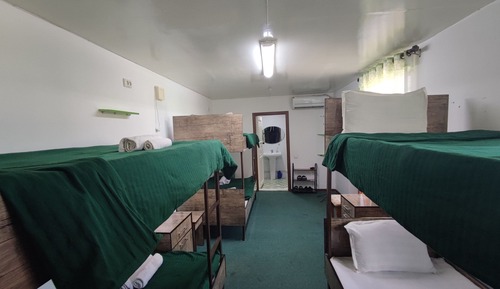 Dormitorio compartido económico