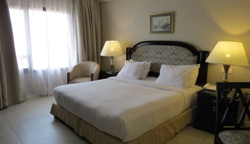 Deluxe Royal City Suite