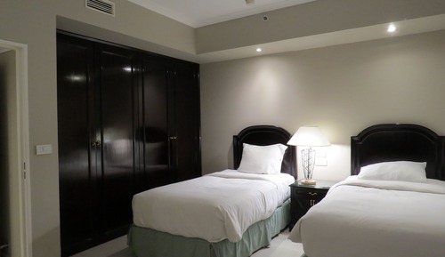 Deluxe Regent Suite City View