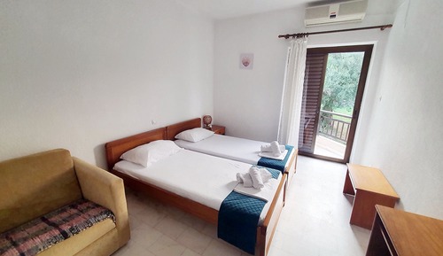 Habitación estándar con 1 cama doble o 2 individuales