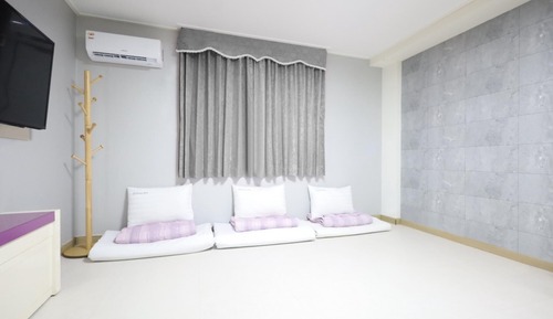 Room (Korean Room - 3 Person Rate)