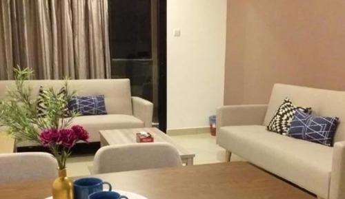 Apartamento ejecutivo, 2 habitaciones, balcón