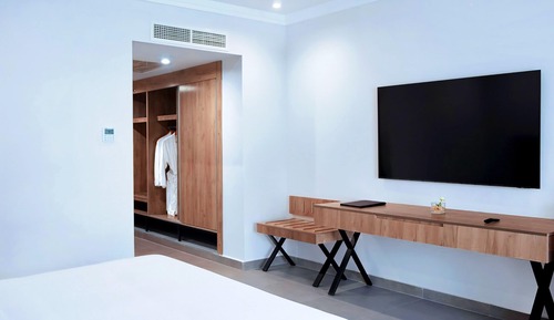 Habitación triple Deluxe, vistas a la piscina