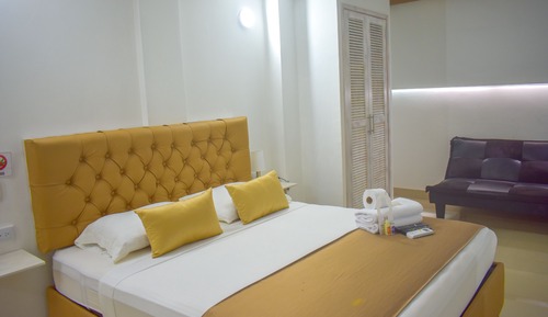 Habitación Deluxe doble, 1 cama doble con sofá cama, baño privado