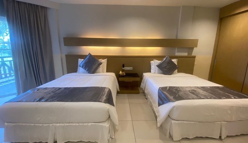 Habitación Confort con 1 cama doble o 2 individuales, no fumadores, vistas al jardín