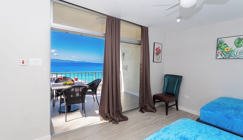 Apartamento familiar, 2 habitaciones, vistas al mar, en una planta alta