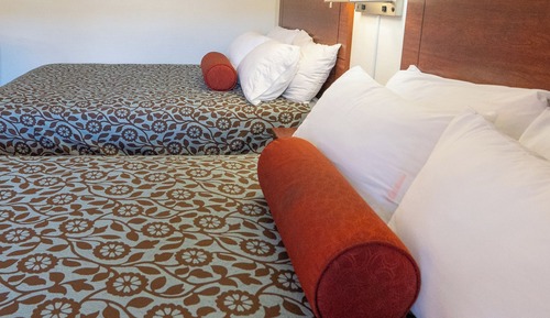 Habitación básica, 2 camas de matrimonio, no fumadores