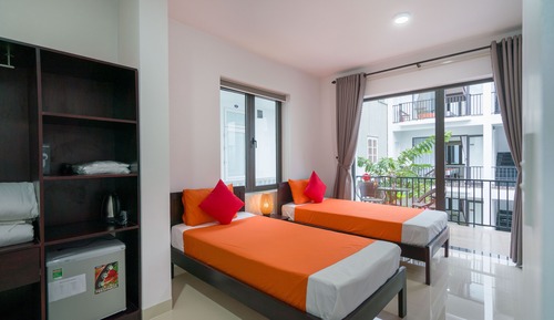 Habitación triple Deluxe, vistas a la piscina