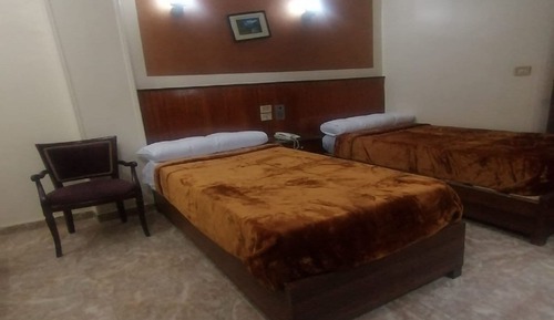 Habitación estándar con 1 cama doble o 2 individuales