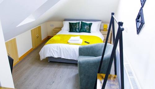 Deluxe Apartment