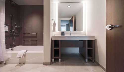 Habitación, varias camas, accesible para personas con discapacidad, bañera