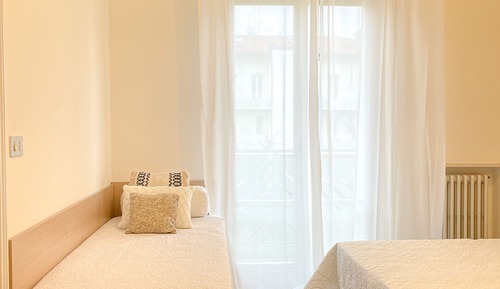 Habitación básica con 1 cama doble o 2 individuales