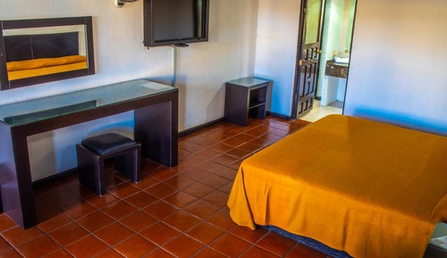 Habitación básica, 1 cama de matrimonio grande