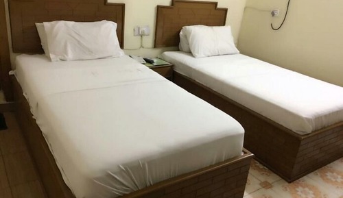 Habitación estándar con 1 cama doble o 2 individuales