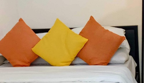 Apartamento exclusivo, 2 habitaciones, baño privado, vistas a la piscina