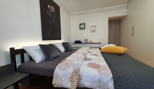 Apartamento (One Bedroom Apartment with Balcony)