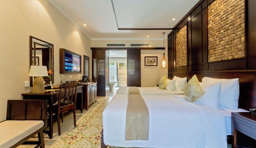 Ahoy Suite Pool View with Private Outdoor Shower