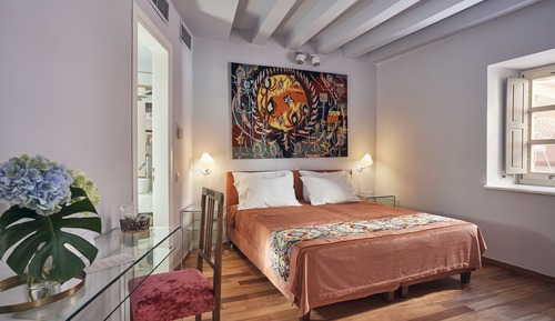 Double Room with Courtyard views