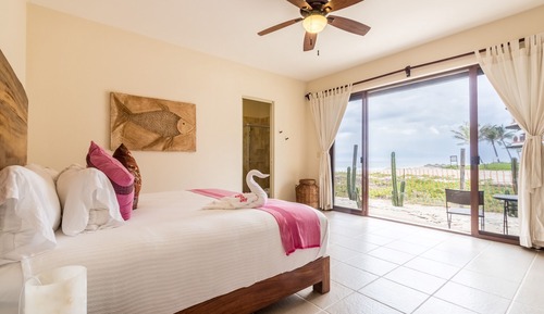 Habitación, piscina privada, frente al mar (Casa Paz)