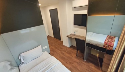 Habitación (Single, with window)