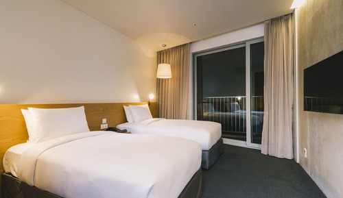 Habitación estándar con 2 camas individuales, vistas a la montaña