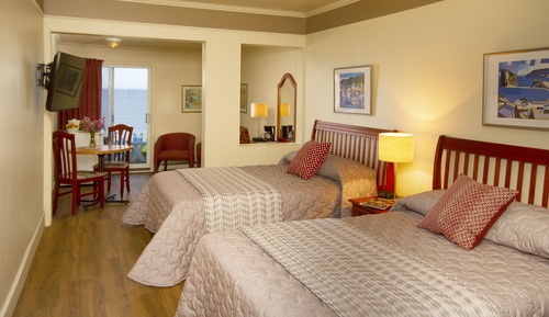 Habitación, 2 camas dobles, balcón, vistas al mar (Annex Building East)