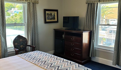 Habitación individual Deluxe (1 Queen- Mountain View)
