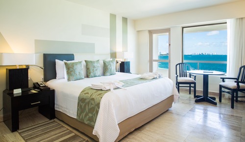 Deluxe Ocean Front King with Balcony