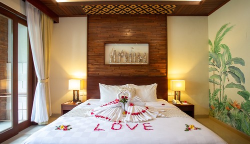 Habitación ejecutiva, 1 cama de matrimonio grande, vistas a la piscina (Super Deluxe)